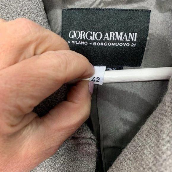 Vintage Giorgio Armani Gray‎ Blazer - Picture 2 of 4
